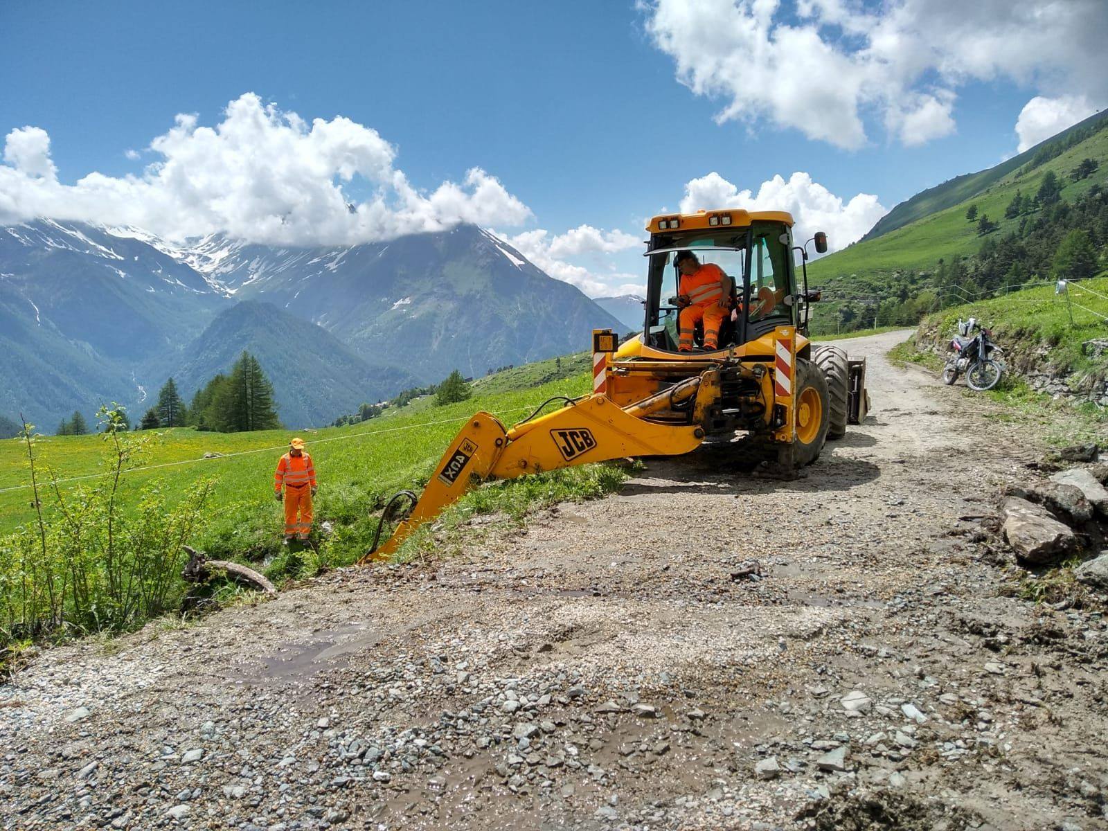 Lavori sulla strada dell'Assietta